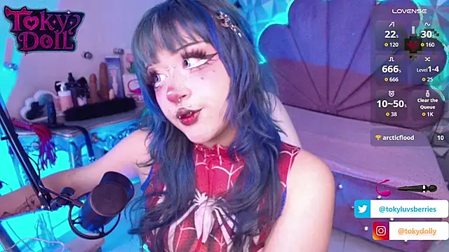 toky doll online show from October 6, 8:35 pm