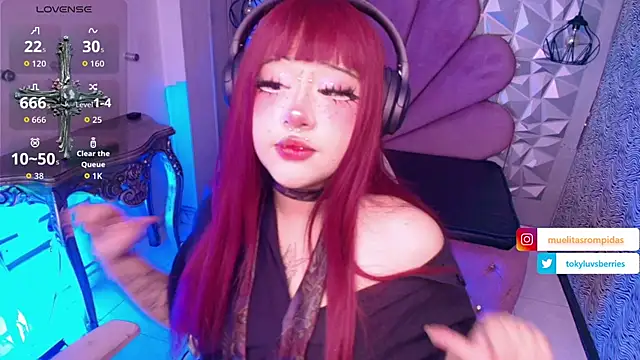 toky doll online show from December 5, 9:05 pm