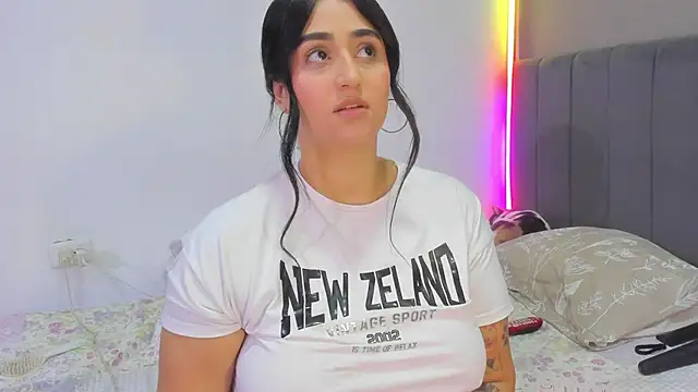 curvy jhacky online show from November 29, 1:09 am