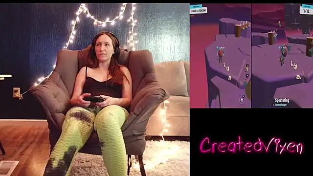 Snapshot of CreatedVixen chatting on October 20, 1:25 pm CreatedVixen online show from October 20, 1:25 pm