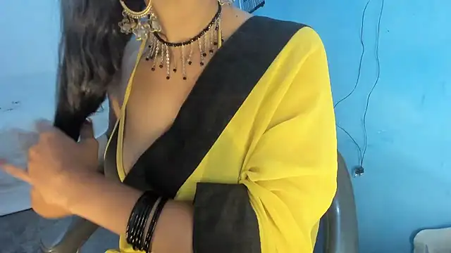 aarjulove online show from January 13, 12:53 pm