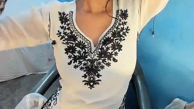 aarjulove online show from December 19, 12:41 pm