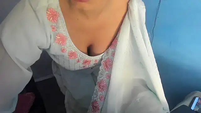 aarjulove online show from December 16, 10:54 am