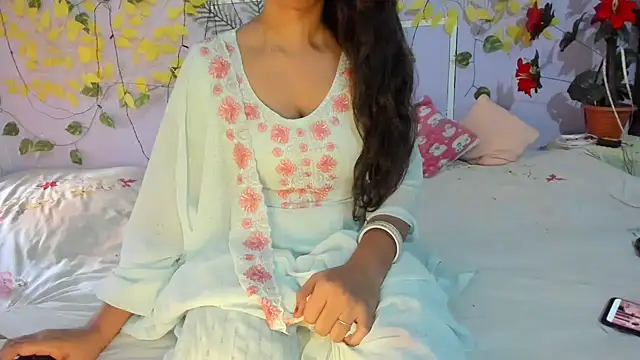 aarjulove online show from June 19, 11:46 am