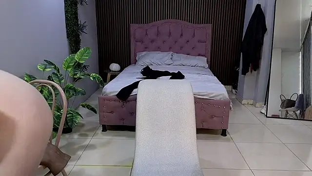 camil milfdream online show from March 13, 12:06 pm