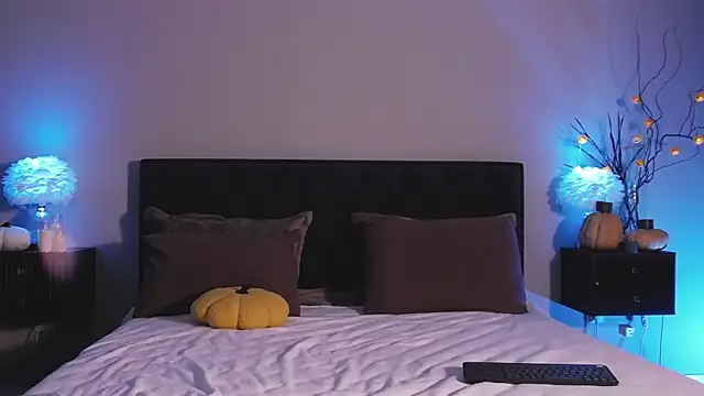 Denise Garciia online show from November 22, 11:35 am