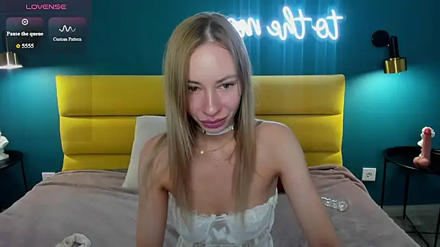 Diana Garrett online show from June 27, 1:39 am
