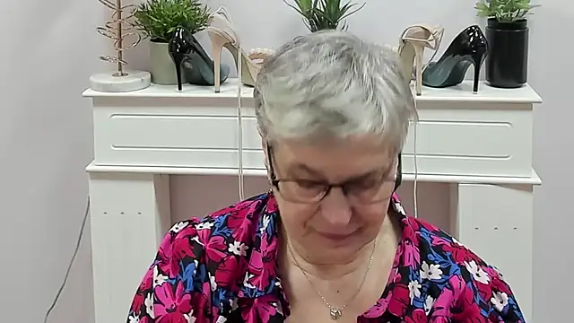 IrisDream online show from February 26, 7:07 am