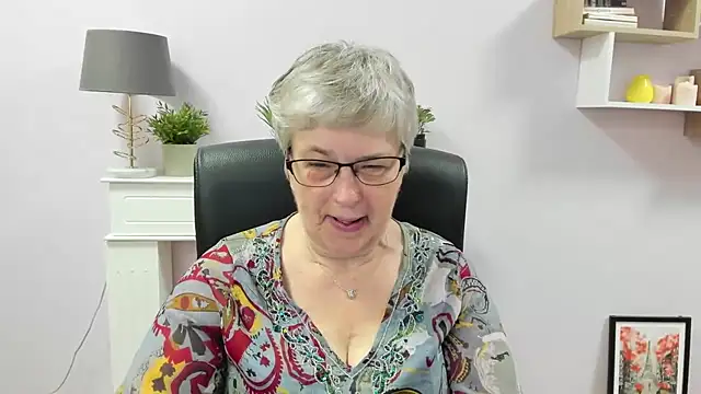 IrisDream online show from June 22, 6:10 am