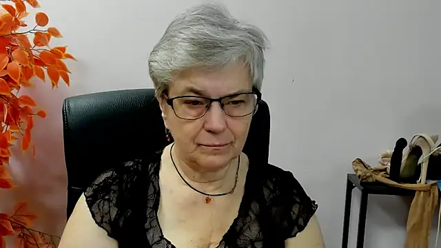 IrisDream online show from September 29, 6:18 am