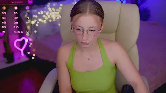 SilverrMoon online show from December 2, 7:38 pm