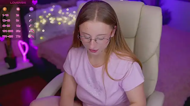 SilverrMoon online show from November 23, 5:03 pm