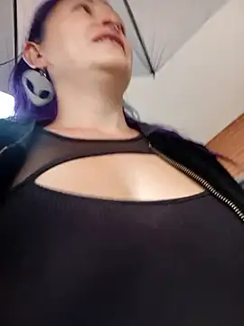 sophie banger online show from November 9, 9:33 pm