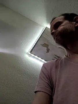 Drewpackn8 online show from May 4, 12:47 am