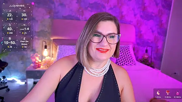 KiraRoxx online show from February 27, 3:45 pm