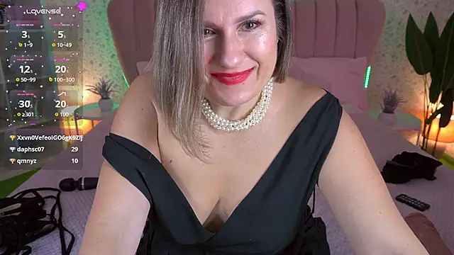 KiraRoxx online show from February 25, 10:41 pm