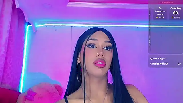 NahomiCamper online show from July 31, 1:06 am