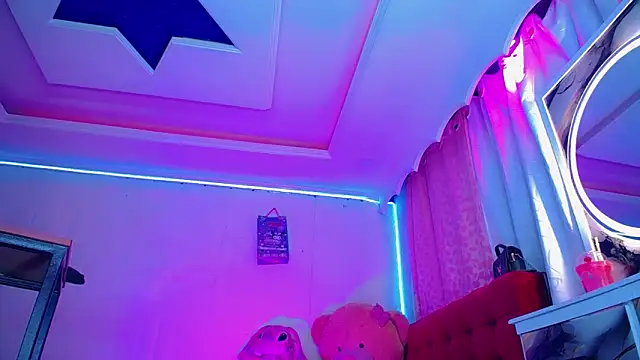 NahomiCamper online show from June 29, 1:23 am