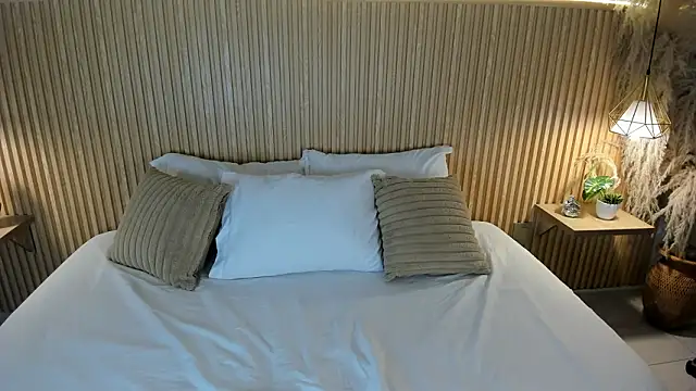 ArticaBelle online show from March 1, 4:56 am