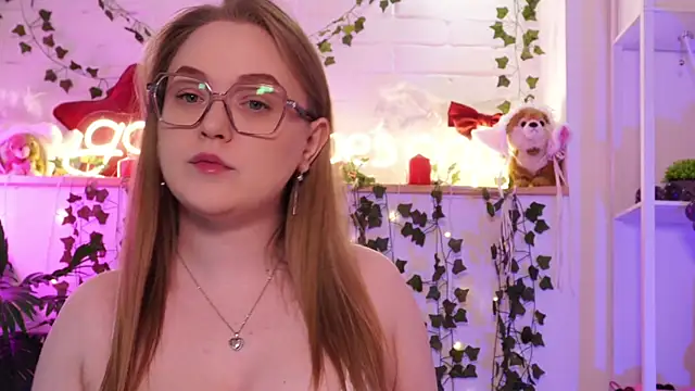 MonicaAsis online show from June 11, 6:05 pm