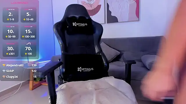 sofiiajones online show from January 17, 2:52 am