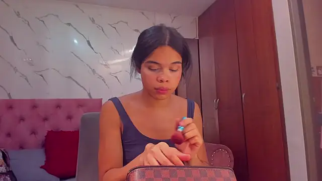 evelyn wine online show from November 18, 9:05 pm