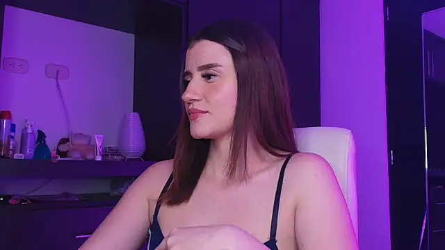 TinaJonnes  online show from June 15, 2:56 am