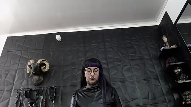Agata Darkness online show from August 5, 3:18 pm
