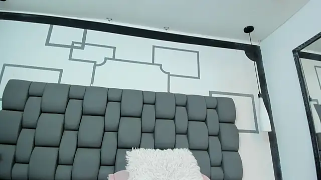 Snapshot of Jade_squirtt chatting on December 2, 10:49 am Jade squirtt online show from December 2, 10:49 am