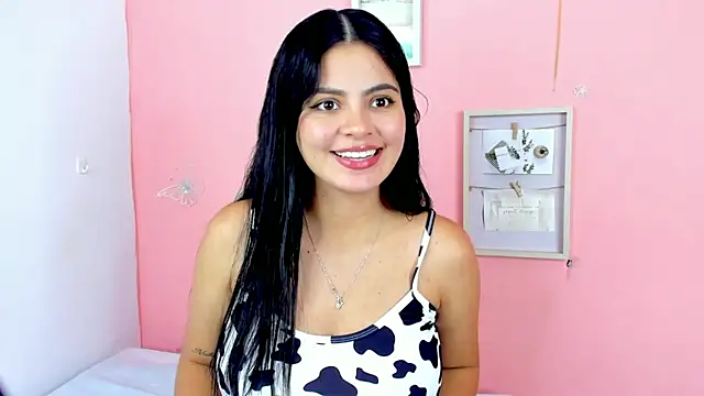 Snapshot of Amandalorense_ chatting on October 1, 2:49 am Amandalorense online show from October 1, 2:49 am