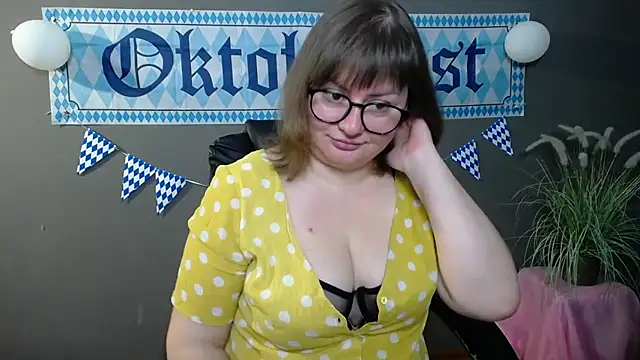 ZannaDreil online show from October 11, 7:27 pm