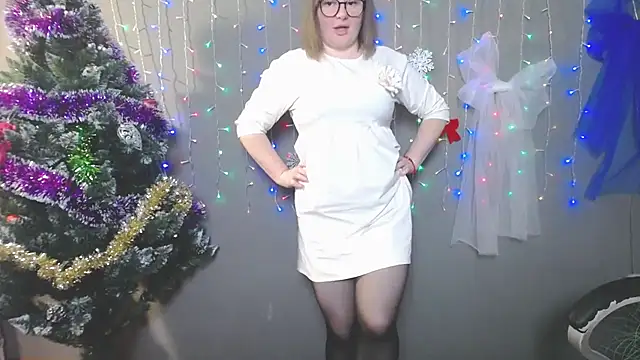 ZannaDreil online show from December 14, 8:03 pm