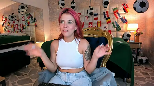 MelaniieRoux online show from July 21, 8:09 pm