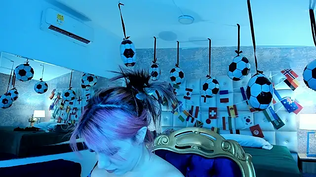 MelaniieRoux online show from July 11, 7:36 pm