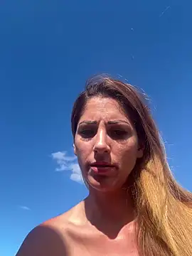 sofi camgirl online show from October 6, 7:25 am