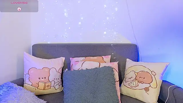 lunitaa0 online show from July 4, 9:21 pm