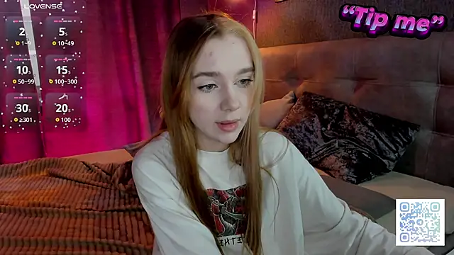 Snapshot of Lesi_Moonie01 chatting on September 14, 9:07 am Lesi Moonie01 online show from September 14, 9:07 am