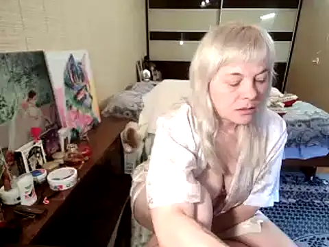Lia Laguna77 online show from July 19, 7:10 am