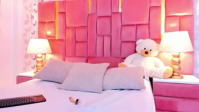 Snapshot of AmbarSantany chatting on October 19, 12:45 am AmbarSantany online show from October 19, 12:45 am