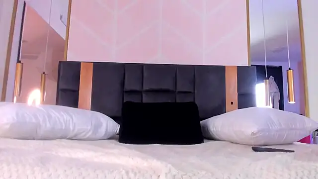 GabyPetit online show from December 4, 9:04 pm