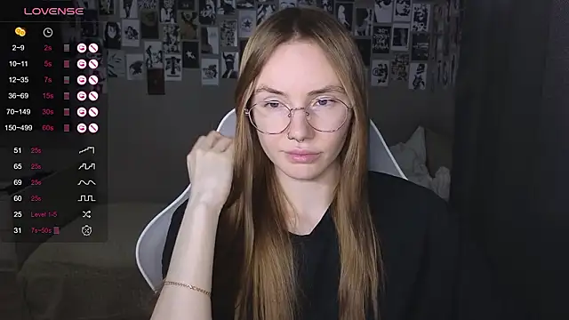 littlevildevil online show from March 21, 10:42 am