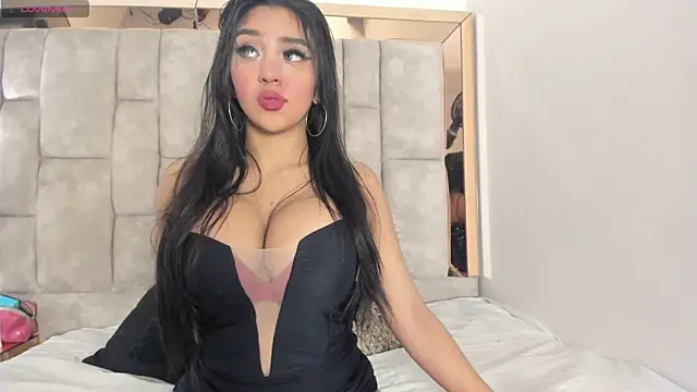 Oliviaa Evans online show from April 26, 2:31 am