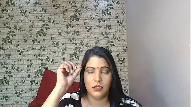 Snapshot of XIndianintimacy chatting on October 2, 7:19 pm XIndianintimacy online show from October 2, 7:19 pm