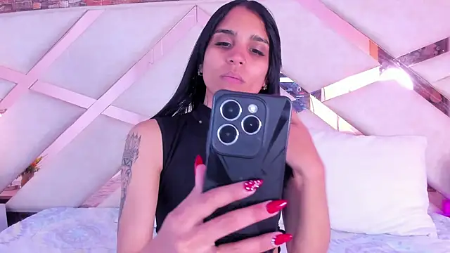 sophie pariss online show from October 29, 9:06 pm