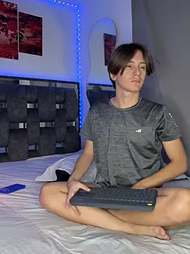 Alex and Fabian online show from August 1, 4:14 am