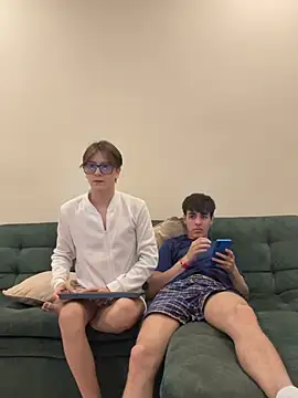 Alex and Fabian online show from May 4, 12:14 am