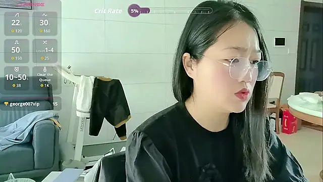 luoxuwen online show from April 28, 1:25 am