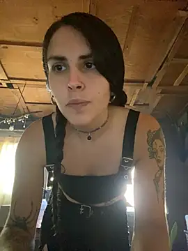 isadelasestrellas online show from April 28, 6:45 pm
