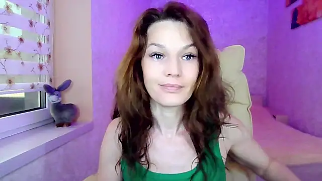 impossibleluna online show from June 11, 6:05 pm