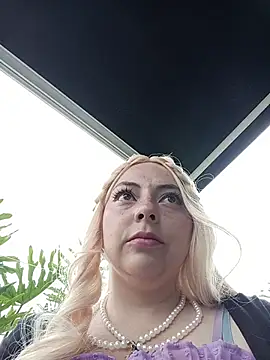 madelaine- online show from February 11, 7:15 pm